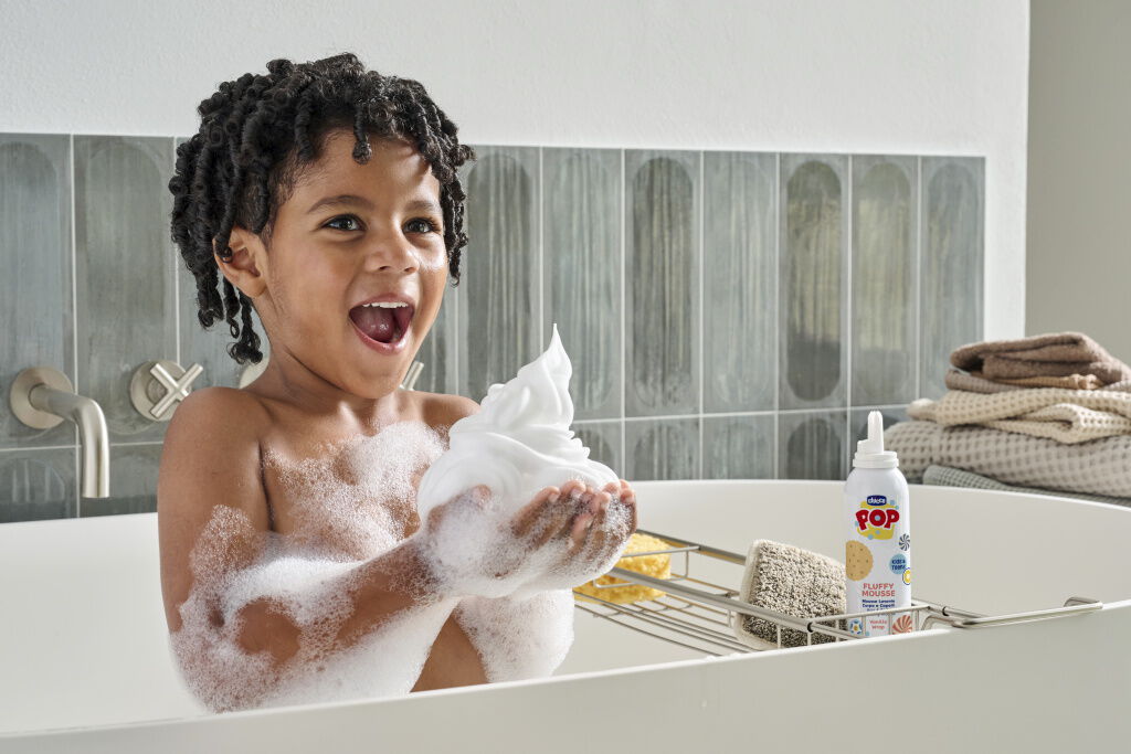 https://www.chicco.ch/dw/image/v2/BJJJ_PRD/on/demandware.static/-/Sites-Chicco-Switzerland-Library/default/dwe38cb2a5/shared/NURSING_POP_012369_FLUFFY MOUSSE VANILLA WRAP 200ML_1.jpg